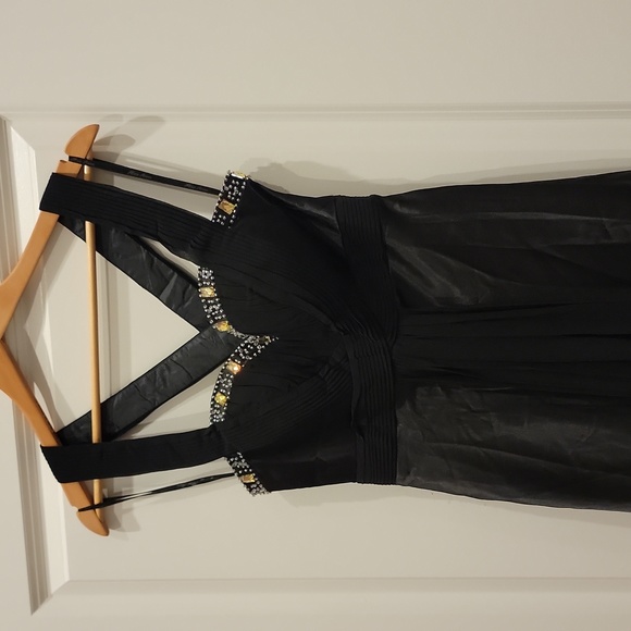 # 53. Formal/ Evning Dress. - Picture 1 of 15